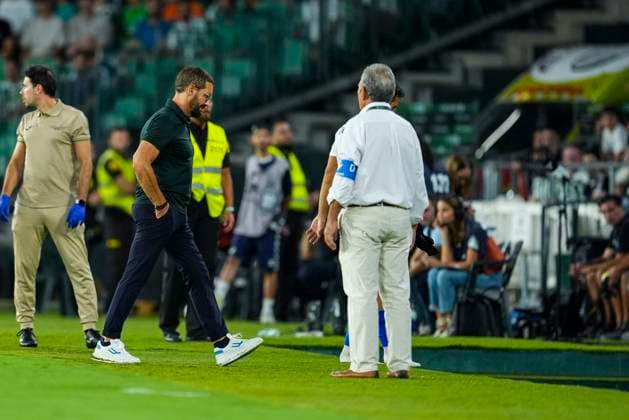 September 18, 2024, Sevilla, Sevilla, SPAIN: Jose Bordalas, head coach of Getafe CF, see the red card during the Spanish league, La Liga EA Sports, football match played between Real Betis and Getafe CF at Benito Villamarin stadium on September 18, 2024, in Sevilla, Spain. Sevilla SPAIN - ZUMAa181 20240918_zaa_a181_299 Copyright: xJoaquinxCorcherox