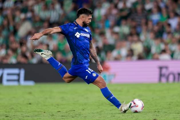 Real Betis Balompie v Getafe CF - La Liga EA Sports Alderete of Getafe CF hits the ball during the La Liga EA Sports match between Real Betis and Getafe CF at Benito Villamarin in Seville, Spain, on September 18, 2024. Seville Spain  Copyright: xDAXxImagesx originalFilename:daximages-realbeti240918_np9o8