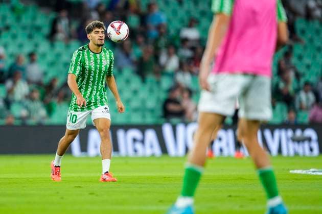 September 23, 2024, Sevilla, Sevilla, SPAIN: Abde Ezzalzouli of Real Betis warms up during the Spanish league, La Liga EA Sports, football match played between Real Betis and RCD Mallorca at Benito Villamarin stadium on September 23, 2024, in Sevilla, Spain. Sevilla SPAIN - ZUMAa181 20240923_zaa_a181_072 Copyright: xJoaquinxCorcherox