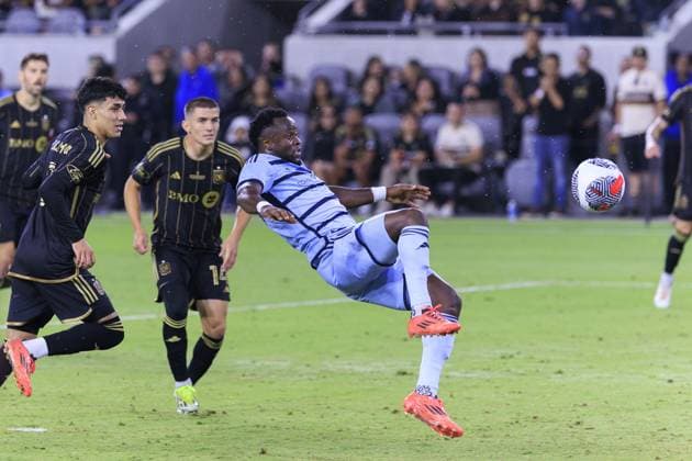 September 25, 2024, Los Angeles, California, USA: William Agada 23 of Sporting Kansas City makes a goal attempt during their U.S. Open Cup Final against the Los Angeles Football Club on Wednesday September 25, 2024 at the BMO Stadium in Los Angeles, California. LAFC defeats Sporting Kansas City, 3-1 and wins the U.S. Open Cup Final. ARIANA RUIZ PI Los Angeles U.S - ZUMAp124 20240925_zaa_p124_087 Copyright: xArianaxRuizx