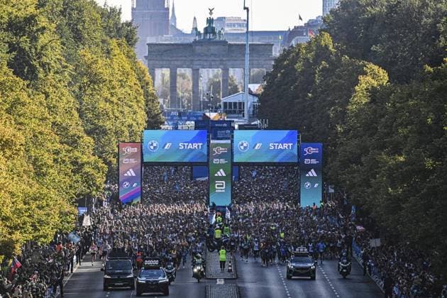 50. Berlin Marathon ** NUR FÜR REDAKTIONELLE ZWECKE ** EDITORIAL USE ONLY **<p>50. Berlin Marathon, Läufer und Fans auf der Strecke, fotografiert am 29.09.2024 in Berlin. Deutschland Berlin Berlin Copyright: MaurizioxGambarini