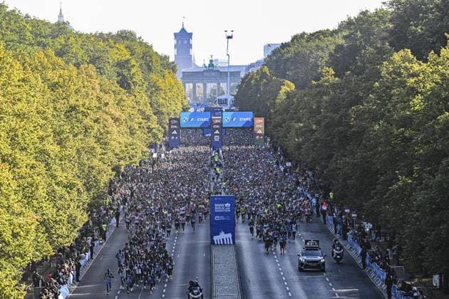 50. Berlin Marathon ** NUR FÜR REDAKTIONELLE ZWECKE ** EDITORIAL USE ONLY **<p>50. Berlin Marathon, Läufer und Fans auf der Strecke, fotografiert am 29.09.2024 in Berlin. Deutschland Berlin Berlin Copyright: MaurizioxGambarini
