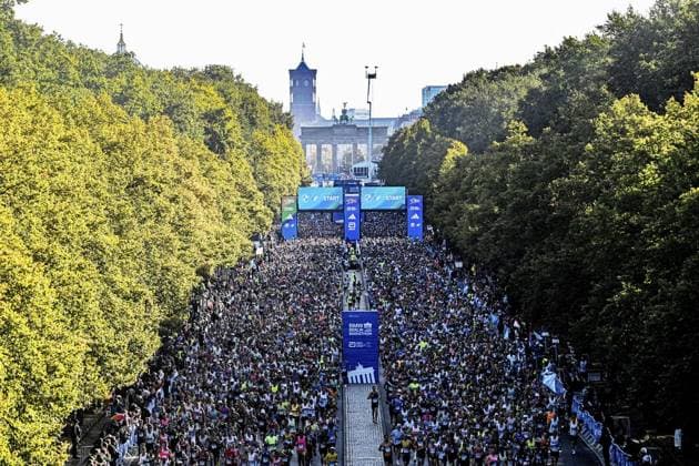 50. Berlin Marathon ** NUR FÜR REDAKTIONELLE ZWECKE ** EDITORIAL USE ONLY **<p>50. Berlin Marathon, Läufer und Fans auf der Strecke, fotografiert am 29.09.2024 in Berlin. Deutschland Berlin Berlin Copyright: MaurizioxGambarini