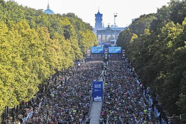 50. Berlin Marathon ** NUR FÜR REDAKTIONELLE ZWECKE ** EDITORIAL USE ONLY **<p>50. Berlin Marathon, Läufer und Fans auf der Strecke, fotografiert am 29.09.2024 in Berlin. Deutschland Berlin Berlin Copyright: MaurizioxGambarini