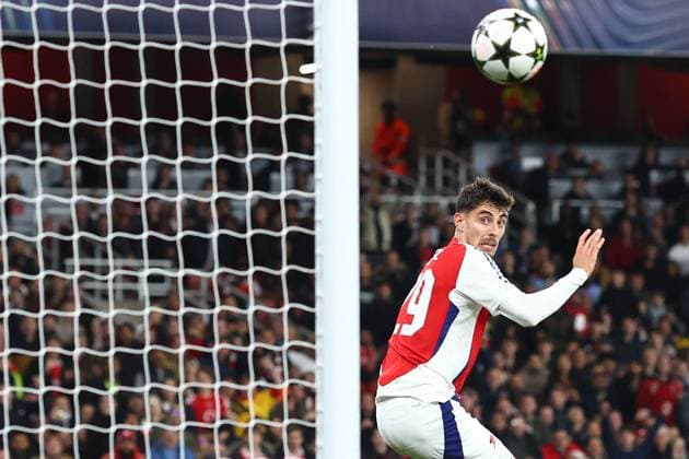 Bilder des Jahres 2024, Sport 10 Oktober Sport Themen der Woche KW40 Sport Bilder des Tages Arsenal v PSG 1 October 2024, London - UEFA Champion™s League Football - Arsenal v Paris Saint-Germain - Kai Havertz of Arsenal watches the ball find the net as he scores the opening goal - Photo: Charlotte Wilson Offside. London UK Copyright: xCharlottexWilsonx xOffsidexOffside