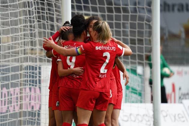 Google Pixel Frauen-Bundesliga,SC Freiburg vs. 1.FFC Turbine Potsdam, 05.10.2024 Torjubel vom 1:0 durch Annabel Schasching (SC Freiburg 19) Google Pixel Frauen-Bundesliga,SC Freiburg vs. 1.FFC Turbine Potsdam, 05.10.2024 DFB DFL REGULATIONS PROHIBIT ANY USE OF PHOTOGRAPHS AS IMAGE SEQUENCES AND OR QUASI-VIDEO Copyright: xBEAUTIFULxSPORTS Boscox