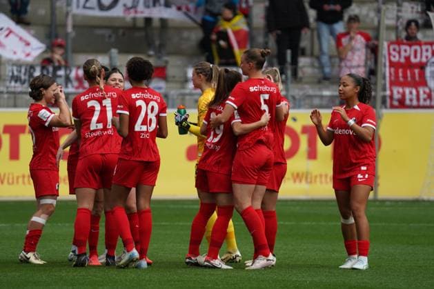 Google Pixel Frauen-Bundesliga,SC Freiburg vs. 1.FFC Turbine Potsdam, 05.10.2024 Gegenseitige Motivierung der Spielerinnen vom SC Freiburg vor dem Spiel Google Pixel Frauen-Bundesliga,SC Freiburg vs. 1.FFC Turbine Potsdam, 05.10.2024 DFB DFL REGULATIONS PROHIBIT ANY USE OF PHOTOGRAPHS AS IMAGE SEQUENCES AND OR QUASI-VIDEO Copyright: xBEAUTIFULxSPORTS Boscox
