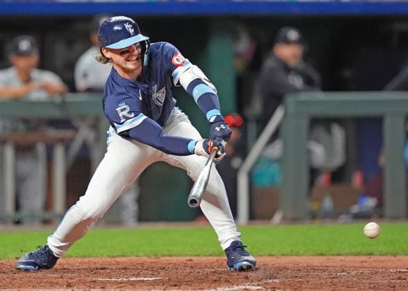 MLB, Baseball Herren, USA 2024; Twins vs Royals AUG 23 SEP 6, 2024: Kansas City Royals shortstop Bobby Witt Jr. (7) reaches to make contact for a singleat Kauffman Stadium Kansas City, Missouri. Jon Robichaud CSM. (Credit Image: Â Jon Robichaud Cal Media) Kansas City Missouri United States EDITORIAL USE ONLY Copyright: xx ZUMA-20240906_zma_c04_030.jpg JonxRobichaudx csmphotothree290546