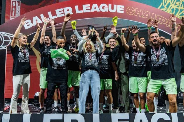 Bilder des Jahres 2024, Sport 10 Oktober Sport Bilder des Tages 07.10.2024, Baller League Season 2, Finale - Final 4 Las Ligas Ladies um Selina Cerci und Ana Maria Markovic - Die Sieger jubeln bei der Siegerehrung Copyright: xBahhoxKarax
