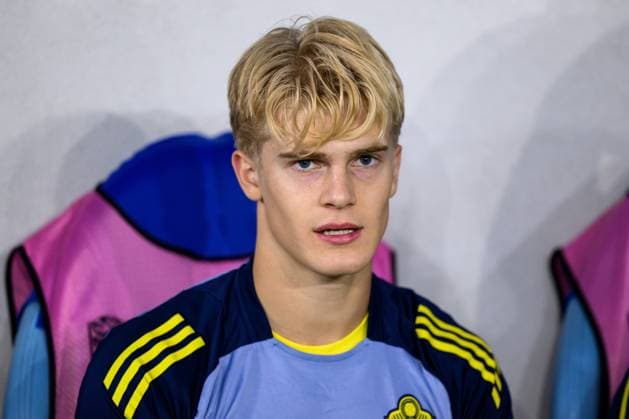 241011 Lucas Bergvall of Sweden during the Nations League football match between Slovakia and Sweden on October 11, 2024 in Bratislava. Photo: Joel Marklund BILDBYRAN kod JM JM0607 bbeng fotboll football soccer fotball nations league uefa nations league slovakien slovakia sverige sweden sverige a Copyright: JOELxMARKLUND BB241011JM155
