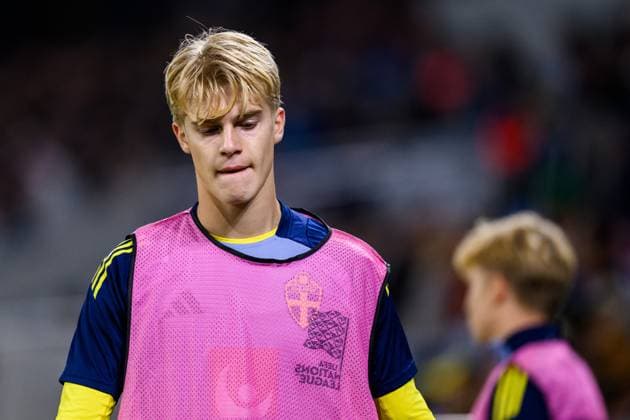 241011 Lucas Bergvall of Sweden during the Nations League football match between Slovakia and Sweden on October 11, 2024 in Bratislava. Photo: Joel Marklund BILDBYRAN kod JM JM0607 bbeng fotboll football soccer fotball nations league uefa nations league slovakien slovakia sverige sweden sverige a Copyright: JOELxMARKLUND BB241011JM159