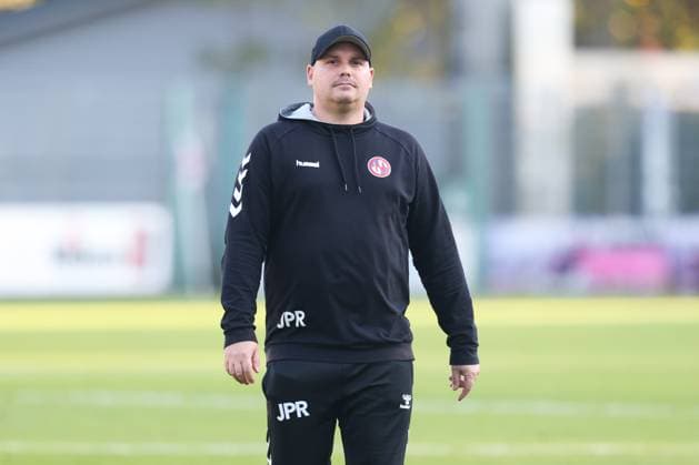 26.10.2024, Fussball, Herren, Regionalliga Nord, 16. Spieltag, FC Eintracht Norderstedt - BSV Kickers Emden Trainer Jean-Pierre Richter (FC Eintracht Norderstedt)