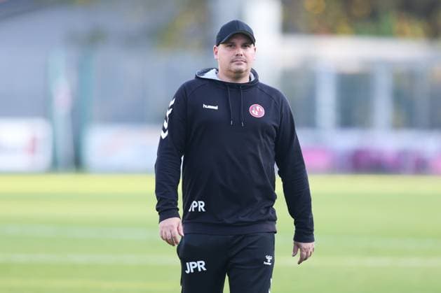26.10.2024, Fussball, Herren, Regionalliga Nord, 16. Spieltag, FC Eintracht Norderstedt - BSV Kickers Emden Trainer Jean-Pierre Richter (FC Eintracht Norderstedt)