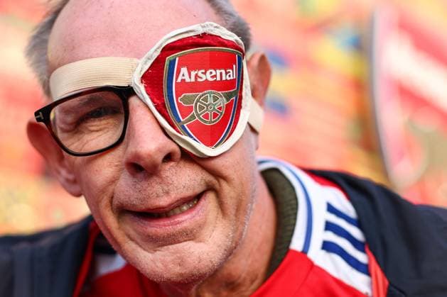 Bilder des Jahres 2024, Sport 10 Oktober Sport Themen der Woche KW43 Sport Bilder des Tages Arsenal v Liverpool 27 October 2024, London - Premier League Football - Arsenal v Liverpool - An Arsenal fan with the club badge fashioned into an eye patch - Photo: Charlotte Wilson Offside. London UK Copyright: xCharlottexWilsonx xOffsidexOffside