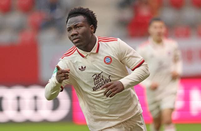 Nestory Irankunda (FCB U19) Jubel, Torjubel, Fussball FC Bayern München U19 - SL Benfica Lissabon U19 UEFA Youth League, Fußball-Liga 06.11.2024 Campus FOTO: Mladen Lackovic LakoPress