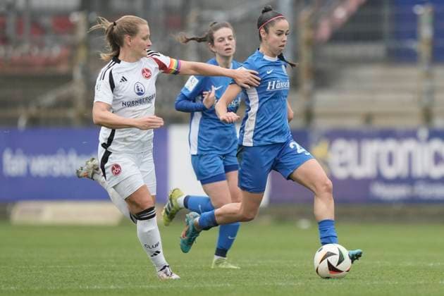 10.11.2024, Hänsch-Arena, Meppen, GER, Fußball, 2. Bundesliga, Frauen: SV Meppen vs 1. FC Nürnberg, Virag Nagy (SV Meppen 22) DFL REGULATIONS PROHIBIT ANY USE OF PHOTOGRAPHS AS IMAGE SEQUENCES AND OR QUASI-VIDEO. Meppen Niedersachsen Deutschland Hänsch-Arena