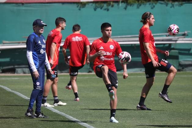Futbol, Entrenamiento seleccion chilena. Entrenamiento de la seleccion chilena realizado en el Complejo Deportivo Juan Pinto Duran. Santiago, Chile. 11 11 2024 Javier Salvo Photosport Football, Trainning session team Chile. Chilean national team, Nationalteam training held at the Complejo Deportivo Juan Pinto Duran. Santiago, Chile. 11 11 2024 Javier Salvo Photosport Entrenamiento seleccion chilena 11 11 2024