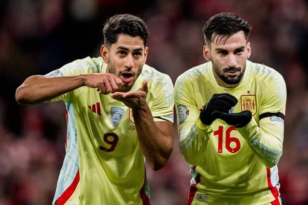 Bilder des Jahres 2024, Sport 11 November Sport Themen der Woche KW46 Sport Bilder des Tages 241115 Ayoze Perez and Alex Baena of Spain celebrates after 0-2 during the Nations League football match between Denmark and Spain on November 15, 2024 in Copenhagen. Photo: Petter Arvidson BILDBYRAN kod PA PA0924 bbeng fotboll football soccer fotball nations league uefa nations league danmark denmark spanien spain bbauto jubel celebration Copyright: PETTERxARVIDSON BB241115PA089