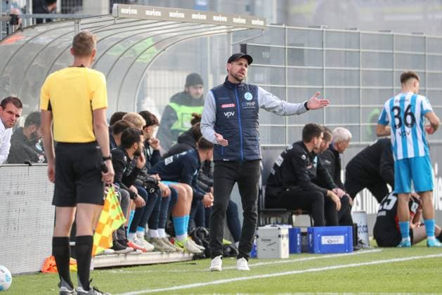 24.11.2024, xusrbx, Fussball Regionalliga Suedwest, Eintracht Frankfurt U21, U 21 - Stuttgarter Kickers emspor, Marco Wildersinn (Trainer Stuttgarter Kickers), (DFL DFB REGULATIONS PROHIBIT ANY USE OF PHOTOGRAPHS as IMAGE SEQUENCES and or QUASI-VIDEO) Dreieich