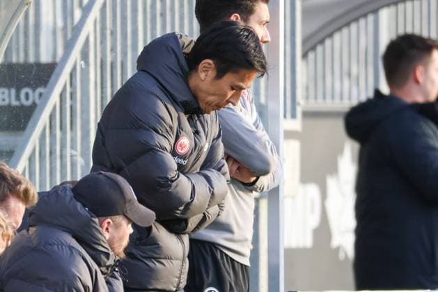 24.11.2024, xusrbx, Fussball Regionalliga Suedwest, Eintracht Frankfurt U21, U 21 - Stuttgarter Kickers emspor, Makoto Hasebe (Co Eintracht Frankfurt), (Mitte), (DFL DFB REGULATIONS PROHIBIT ANY USE OF PHOTOGRAPHS as IMAGE SEQUENCES and or QUASI-VIDEO) Dreieich
