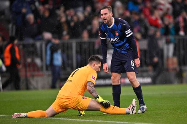 TOR zum 4:2 Jamal Musiala FC Bayern Muenchen FCB (42) Torwart Kevin Mueller 1. FC Heidenheim 1846 FCH (01) Patrick Mainka 1. FC Heidenheim 1846 FCH (06) enttaeuscht FC Bayern Muenchen FCB vs 1. FC Heidenheim FCH 07.12.2024 DFL REGULATIONS PROHIBIT ANY USE OF PHOTOGRAPHS AS IMAGE SEQUENCES AND OR QUASI-VIDEO FC Bayern Muenchen FCB vs 1. FC Heidenheim FCH