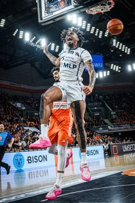 Bilder des Jahres 2024, Sport 12 Dezember Sport Themen der Woche KW50 Sport Bilder des Tages Neu Ulm, Deutschland, 14.12.24: Michael Weathers (MLP Academics Heidelberg) gestikuliert, gestik waehrend des Basketball Bundesliga Spiels zwischen ratiopharm ulm vs MLP Academics Heidelberg im ratiopharm Arena am 14. November 2024 in Neu Ulm, Deutschland. (Foto von Harry Langer DeFodi Images) ratiopharm Arena, Germany, 14.12.24: Michael Weathers (MLP Academics Heidelberg) gestures during the Basketball Bundesliga match between ratiopharm ulm vs MLP Academics Heidelberg at Neu Ulm on December 14, 2024 in ratiopharm Arena, Germany. (Photo by Harry Langer DeFodi Images) Defodi-541_ULMHAM20241214_099