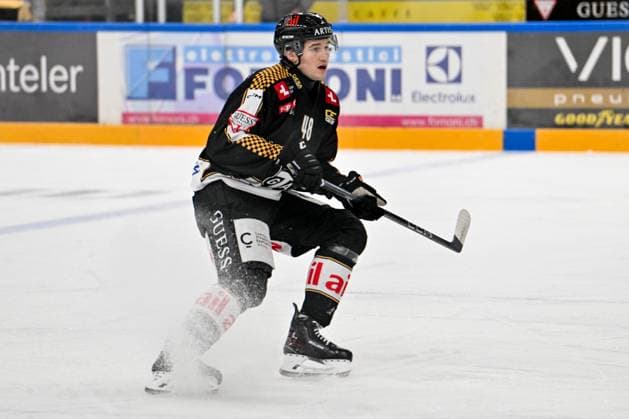 23 12 2024, Porza, Corner Arena, NL: HC Lugano - HC Ambri-Piotta, 48 Nick Meile (Lugano) Porza Corner Arena Ticino Switzerland Copyright: xJustPictures.ch AndreaxBrancax
