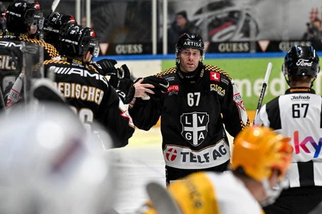 23 12 2024, Porza, Corner Arena, NL: HC Lugano - HC Ambri-Piotta, 67 Jiri Sekac (Lugano) celebrate his goal Porza Corner Arena Ticino Switzerland  Copyright: xJustPictures.ch AndreaxBrancax