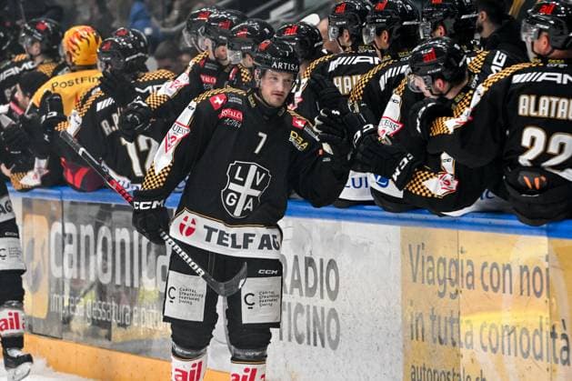 23 12 2024, Porza, Corner Arena, NL: HC Lugano - HC Ambri-Piotta, 7 Daniel Carr (Lugano) Porza Corner Arena Ticino Switzerland Copyright: xJustPictures.ch AndreaxBrancax