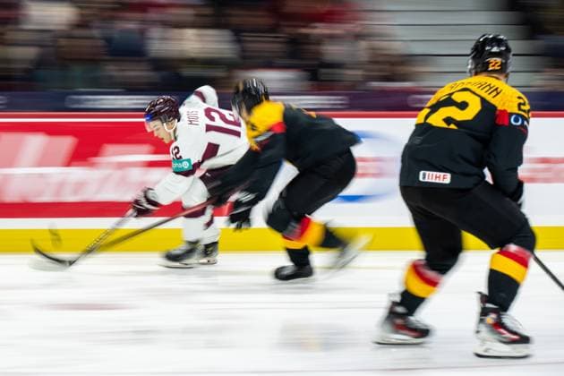 Bilder des Jahres 2024, Sport 12 Dezember Sport Bilder des Tages 241230 Toms Mots of Latvia during the 2025 IIHF World Junior Championship game between Germany and Latvia on December 30, 2024 in Ottawa. Photo: Mathias Bergeld BILDBYRAN kod MB MB1036 ishockey Ice hockey, Eishockey jvm junior-vm u20 2025 iihf world junior championship world juniors tyskland germany lettland latvia 5 bbeng Copyright: MATHIASxBERGELD BB241230MB066