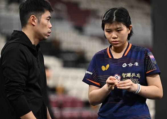 WTT STAR CONTENDER DOHA 2025 Yeh Yi-Tian of Chinese Taipei competes against Kuai Man of China during a women s Singles - Round of 16 match of WTT Star Contender Doha 2025 at Lusail Sports Arena in Doha, Qatar on January 10, 2025. DOHA Qatar Copyright: xNOUSHADx
