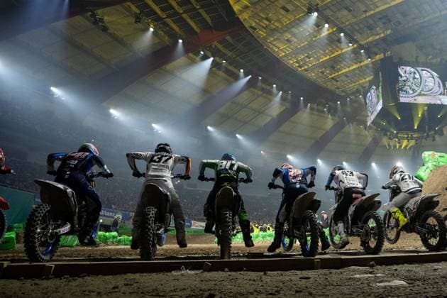 Bilder des Jahres 2025, Sport 01 Januar Sport Themen der Woche KW02 Sport Bilder des Tages GER, SX Dortmund - 40. Int. ADAC Supercross Dortmund 2025 11.01.2025, Westfalenhalle, Dortmund, GER, SX Dortmund - 40. Int. ADAC Supercross Dortmund 2025 Im Bild: Start SX1