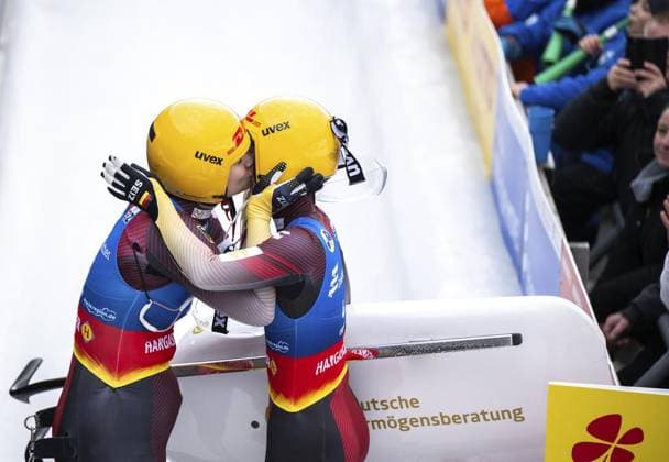 Bilder des Jahres 2025, Sport 01 Januar Sport Themen der Woche KW04 EBERSPÄCHER RODEL WELTCUP 2024-2025 DAMEN DOPPEL ** NUR FÜR REDAKTIONELLE ZWECKE ** EDITORIAL USE ONLY **<p>25 01 2025-Oberhof: EBERSPÄCHER Rodel Weltcup 2024 2025 Rennrodelbahn Oberhof Damen Doppelsitzer im Foto: Dajana Eitberger Magdalena Matschina 4 (GER) jubeln im Ziel ( Deutschland Thüringen Oberhof Copyright: SaschaxFromm