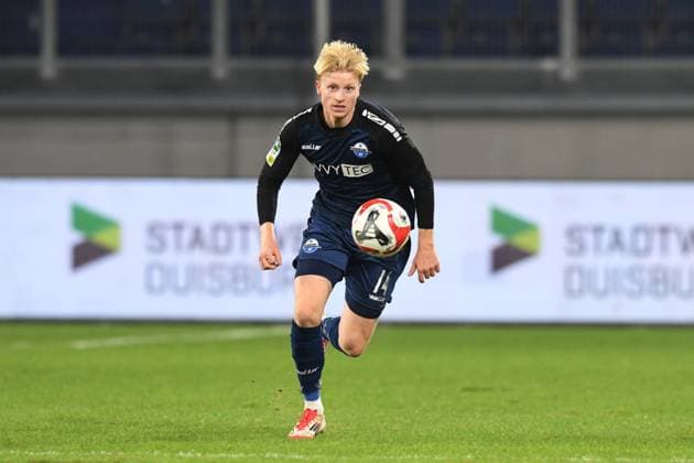 Anton Baeuerle ( SC Paderborn 07 U23 ). GER, MSV Duisburg vs SC Paderborn 07 U23, Fussball, Regionalliga West, 22. Spieltag, Spielzeit 2024 2025, 14.02.2025 DFL DFB REGULATIONS PROHIBIT ANY USE OF PHOTOGRAPHS AS IMAGE SEQUENCES AND OR QUASI-VIDEO GER, MSV Duisburg vs SC Paderborn 07 U23, Fussball, Regionalliga West, 22. Spieltag, Spielzeit 2024 2025, 14.02.2025 Duisburg Copyright: xEibner-Pressefoto ThomasxThienelx EP_TTL