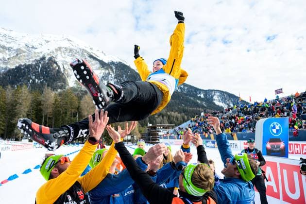 Bilder des Jahres 2025, Sport 02 Februar Sport Themen der Woche KW07 Sport Bilder des Tages 250216 Franziska Preuss of Germany celebrates with Team Germany after women s 10 km pursuit during the IBU Biathlon World Championships on February 16, 2025 in Lenzerheide. Photo: Petter Arvidson BILDBYRAN kod PA PA0976 bbeng skidskytte biathlon skiskyting skidskytte-vm vm ibu world championships biathlon world championships dam pursuit jaktstart jubel Copyright: PETTERxARVIDSON BB250216PA091