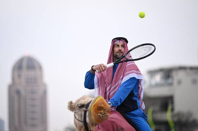 Bilder des Jahres 2025, Sport 02 Februar Sport Themen der Woche KW07 Qatar ExxonMobil Open 2025 Photostunt at Katara Beach , Doha Qatar Grigor Dimitrov (BUL), Novak Djokovic (SRB) , Carlos Alcaraz (ESP) and Stefanos Tsitsipas (GRE)
