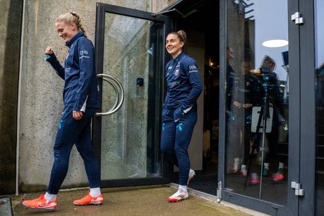 250224 Vilde Boe Risa of the Norwegian women s national football team ahead of a training session on February 24, 2025 in Stavanger. Photo: Vegard Grott BILDBYRAN kod VG VG0717 bbeng fotboll football soccer fotball norge norway women dam nations league träning practice training trening Copyright: VEGARDxGRoTT BB250224VG002
