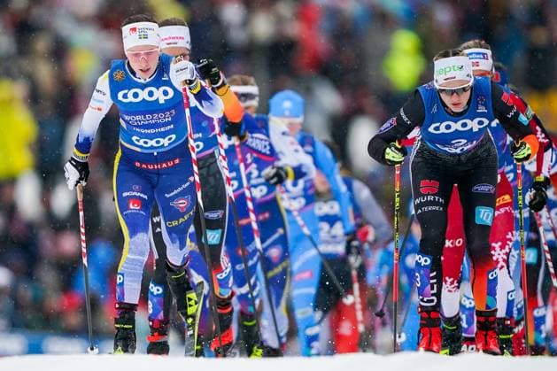 World Ski Championships 2025 Trondheim 20250302 Ebba Andersson from Sweden on the left and Victoria Carl from Germany on the right during the womens cross-country skiathlon 20 km with ski change 10 10 during the World Championships Trondheim 2025 in Granasen Photo Gorm Kallestad NTB Trondheim Norway EDITORIAL USE ONLY RESTRICTED USE FOR BETTING COMPANIES  Copyright: xGormxKallestadx xNTBx