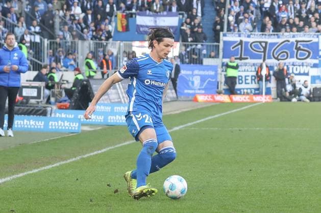 02.03.2025, xgox, Fussball - 2.Bundesliga, 1.FC Magdeburg - SV Darmstadt 98 emspor, v.l. Jean Hugonet (Magdeburg, 24) am Ball, plays the ball (DFL DFB REGULATIONS PROHIBIT ANY USE OF PHOTOGRAPHS as IMAGE SEQUENCES and or QUASI-VIDEO) Magdeburg
