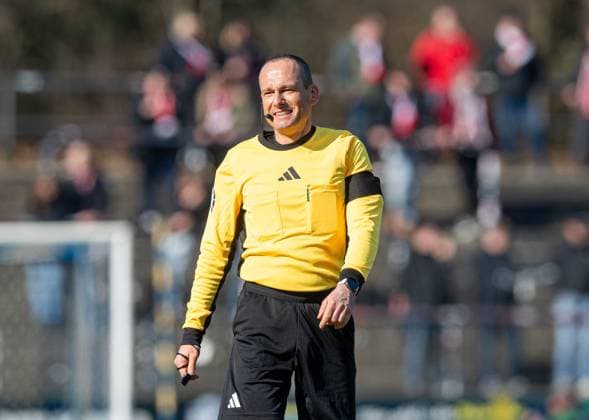 Fussball, Herren, Saison 2024 2025, Regionalliga Nordost (24. Spieltag), SV Babelsberg 03 - FC Rot-Weiß Erfurt, Schiedsrichter Lars Albert, 02.03. 2025, Copyright: xSebastianxRäppold MatthiasxKochx