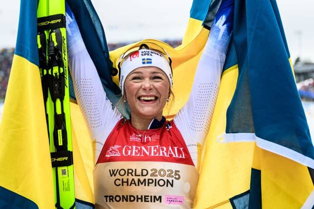 Bilder des Jahres 2025, Sport 03 März Sport Themen der Woche KW10 Sport Bilder des Tages 250309 Frida Karlsson of Sweden celebrates winning inthe women s 50 km free technique mass start during day 12 of the 2025 FIS Nordic Ski World Championships on March 9, 2025 in Trondheim. Photo: Maxim Thore BILDBYRAN kod MT MT0784 skidor cross-country skiing langrenn skid-vm 2025 2025 fis nordic ski world championships 12 dam bbeng 50km masstart jubel sweden sverige Copyright: MAXIMxTHORE BB250309MT086