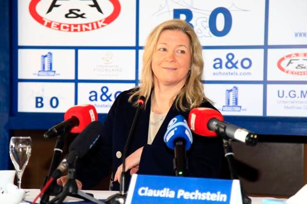 Claudia Pechstein bei einer Pressekonferenz zu ihrem Karriereende im Eisschnelllauf im Müggelturm. Berlin, 10.03.2025