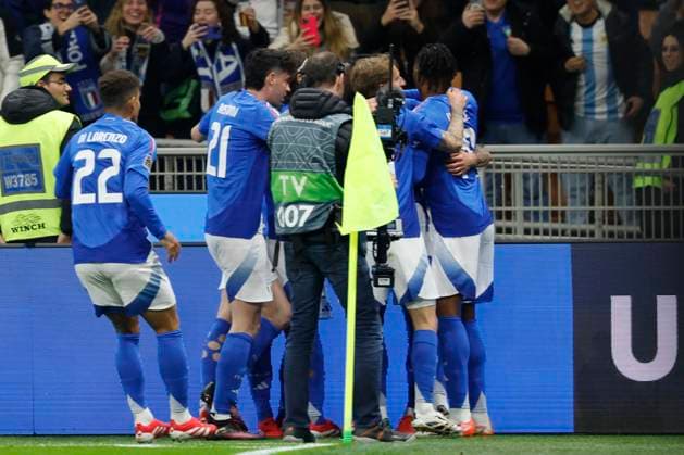 im Bild v.l.: Tor, Treffer, Jubel, Torjubel, Freude, Begeisterung, feiert, nach 1:0, 20.03.2025, Fussball, UEFA Nations League, Viertelfinale, Italien - Deutschland, ITA, Mailand, Stadio San Siro, Copyright: HMBxMedia xHeikoxBecker