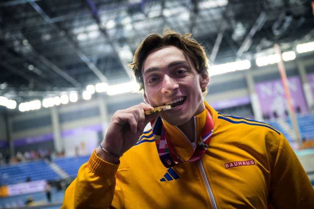 Bilder des Jahres 2025, Sport 03 März Sport Themen der Woche KW12 Sport Bilder des Tages 250322 Armand Duplantis of Sweden celebrates with his gold medal after men™s pole vault final during the 2025 World Athletics Indoor Championships on March 22, 2025 in Nanjing. Photo: Joel Marklund BILDBYRAN kod JM JM0664 bbeng friidrott athletics friidrett inomhus-vm vm 2025 world athletics indoor championships vm innendors innendors-vm sweden sverige jubel Copyright: JOELxMARKLUND BB250322JM170