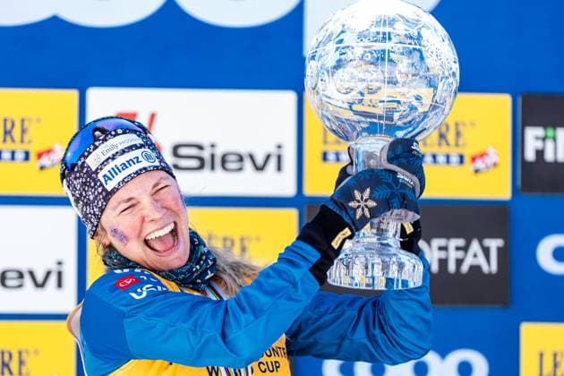 Bilder des Jahres 2025, Sport 03 März Sport Themen der Woche KW12 Sport Bilder des Tages 250323 Jessie Diggins of United States celebrates on the podium after the women s classic technique 50 km mass start during the FIS Cross-Country World Cup on March 23, 2025 in Lahtis. Photo: Kalle Parkkinen BILDBYRAN COP 211 KP0085 skidor cross-country skiing langrenn världscupen fis cross country world cup fristil free technique fis cross-country world cup dam bbeng jubel Copyright: KALLExPARKKINEN BB250323BB751