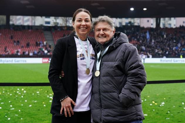 29.03.2025, Zurich, Letzigrund, Axa Women s Cup Final: FC Basel 1893 - FC Zurich, President Ancillo Canepa (FC Zurich) and former player Vanessa Bernauer pose for a photo after the victory Zurich Letzigrund Zurich Switzerland Copyright: xJustPictures.ch DanielaxPorcellix