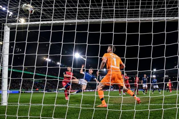 Bilder des Jahres 2025, Sport 04 April Sport Bilder des Tages Tor zum 2:1 durch Maximilian Grosser 19 (Arminia Bielefeld), Arminia Bielefeld vs. Bayer 04 Leverkusen, DFB-Pokal, Halbfinale, 01.04.2025 DFB regulations prohibit any use of photographs as image sequences and or quasi-video Bielefeld Nordrhein-Westfalen Deutschland