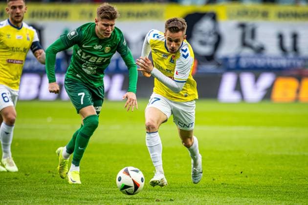 05.04.2025 WROCLAW, TARCZYNSKI ARENA, PILKA NOZNA (FOOTBALL), PKO BANK POLSKI EKSTRAKLASA ( PKO EKSTRAKLASA POLISH LEAGUE ), SEZON 2024 2025 MECZ WKS SLASK WROCLAW - MOTOR LUBLIN NZ FILIP WOJCIK PIOTR SAMIEC-TALAR FOTO LUKASZ SKWIOT CYFRASPORT NEWSPIX.PL --- Newspix.pl POLAND OUT!  20250405CSLS038