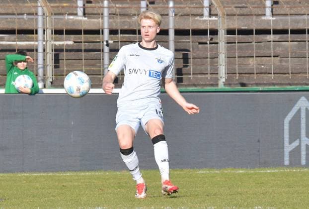 02.03.2025, GER, Fussball, Regionalliga West, Saison 2024 2025, 24. Spieltag, Ohlendorf Stadion im Heidewald, Gütersloh FC Gütersloh - SC Paderborn 07 U23 3 : 2 Anton Bäuerle (SC Paderborn 07 U32) Aktion, Einzelbild, Quer