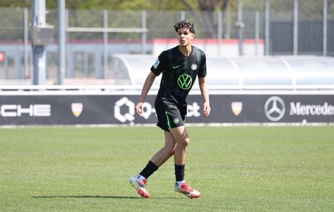 09.04.25 U19 VfB Stuttgart - U19 VfL Wolfsburg Deutschland, Stuttgart, 09.04.2025, Fussball, U19-DFB-Nachwuchsliga, U19 VfB Stuttgart - U19 VfL Wolfsburg: Yasin Chebil (VfL Wolfsburg).